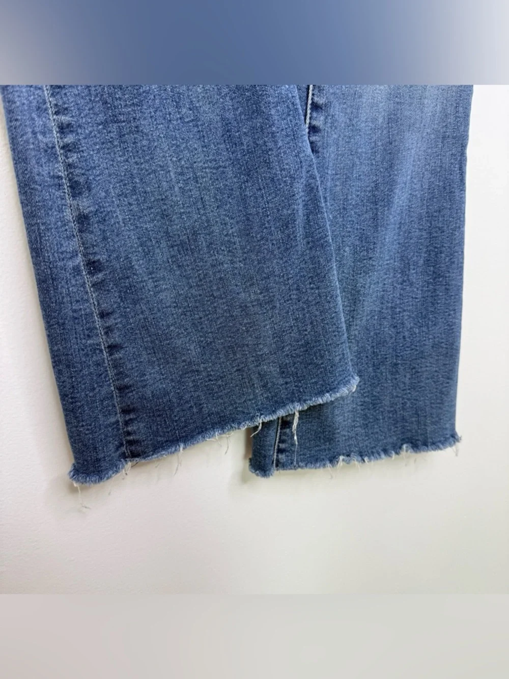 MOTHER The Weekender Fray Flare Denims Jeans - Picture 5 of 9